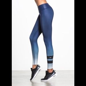 Alo Yoga Airbrush Legging Size M